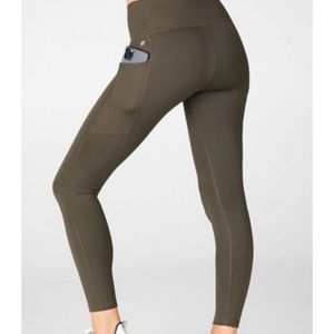 Fabletics, size M, Mid-Rise Ultracool 7/8